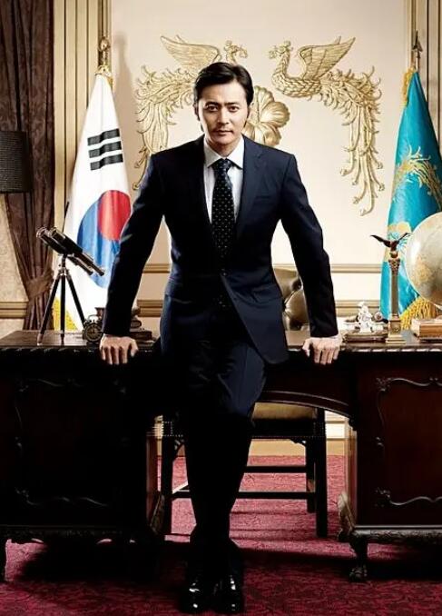 违者将追究其相关法律责任 标签： 欢迎来到德里镇小丑回魂安迪·穆斯切蒂 ： 相关新闻 《小丑回魂》前传《欢迎来到德里镇》曝最终预告2025-10-15 《闪电侠》首映超英“整活” 反套路大片口碑获赞2023-06-12 真人版《蝙蝠侠与罗宾》 确定导演安迪·穆斯切蒂2023-06-06 《小丑回魂》将打造前传剧集 揭秘小丑起源故事2022-03-30 赚翻了！